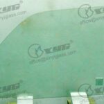 RH FRONT DOOR GLASS GREEN